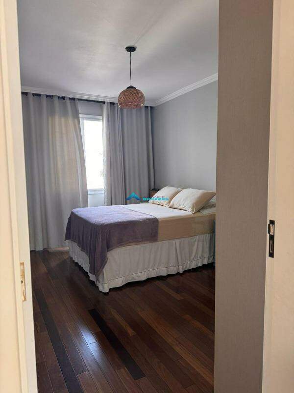 Apartamento à venda com 3 quartos, 137m² - Foto 17