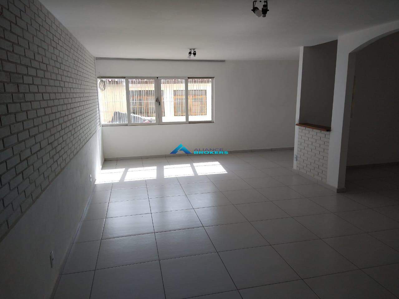 Casa para alugar com 3 quartos, 168m² - Foto 3