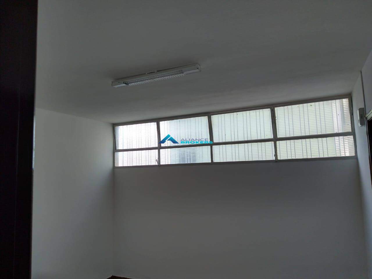 Casa para alugar com 3 quartos, 168m² - Foto 12