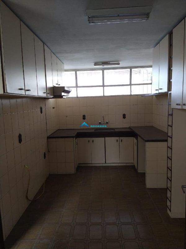 Casa para alugar com 3 quartos, 168m² - Foto 13