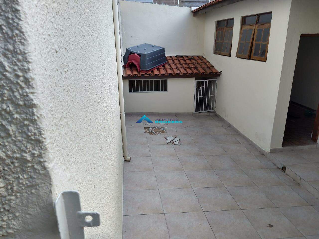 Casa para alugar com 3 quartos, 168m² - Foto 25