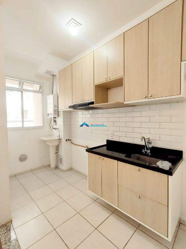 Apartamento para alugar com 2 quartos, 47m² - Foto 9