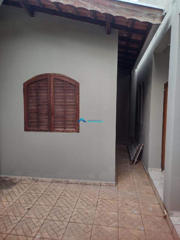 Casa para alugar com 3 quartos, 243m² - Foto 6