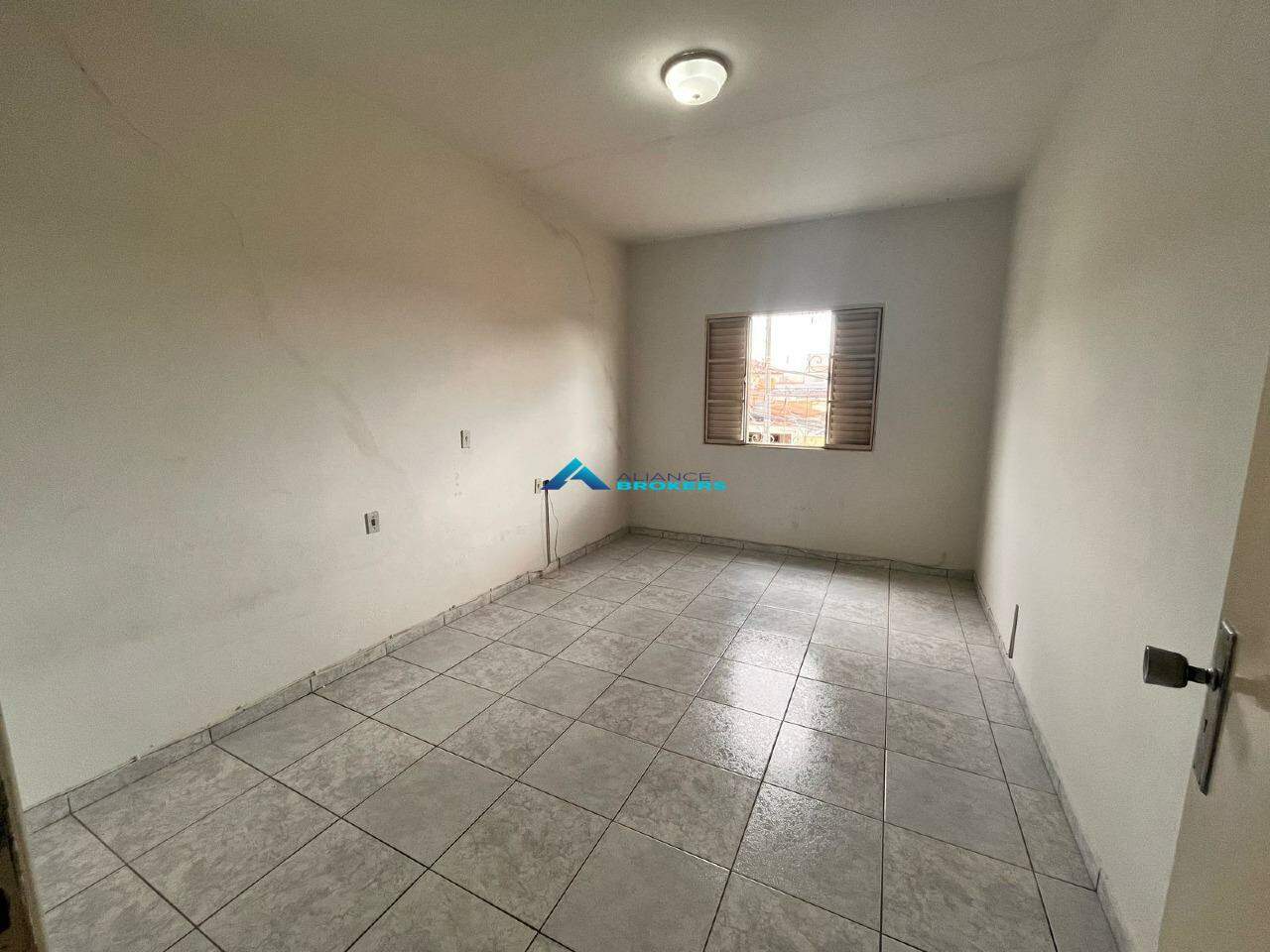 Casa para alugar com 3 quartos, 261m² - Foto 15