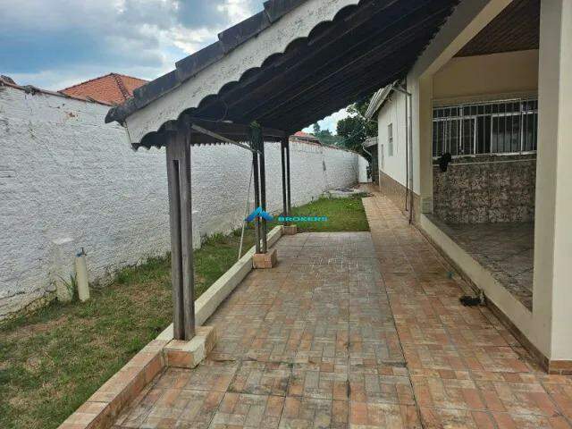 Chácara à venda com 5 quartos, 253m² - Foto 14
