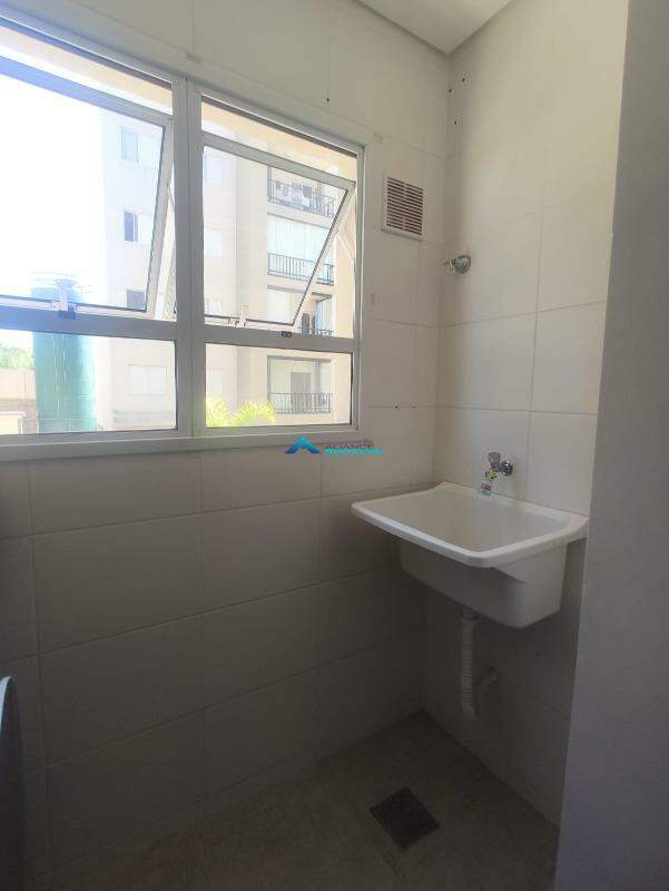 Apartamento à venda com 2 quartos, 60m² - Foto 15