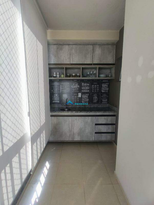 Apartamento à venda com 2 quartos, 60m² - Foto 14
