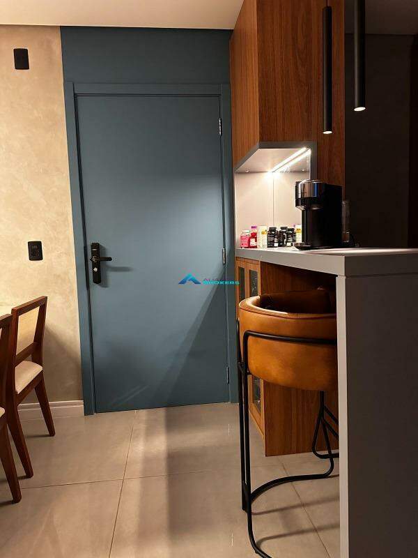 Apartamento à venda com 2 quartos, 61m² - Foto 17