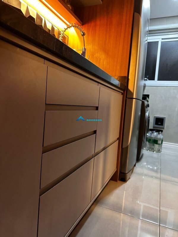Apartamento à venda com 2 quartos, 61m² - Foto 8