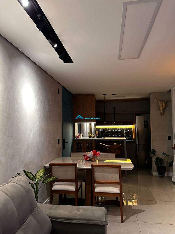 Apartamento à venda com 2 quartos, 61m² - Foto 1