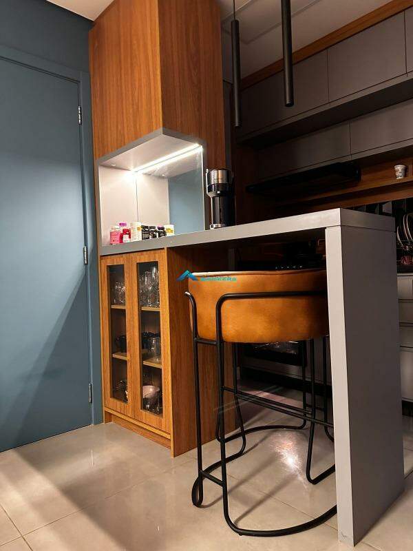 Apartamento à venda com 2 quartos, 61m² - Foto 19