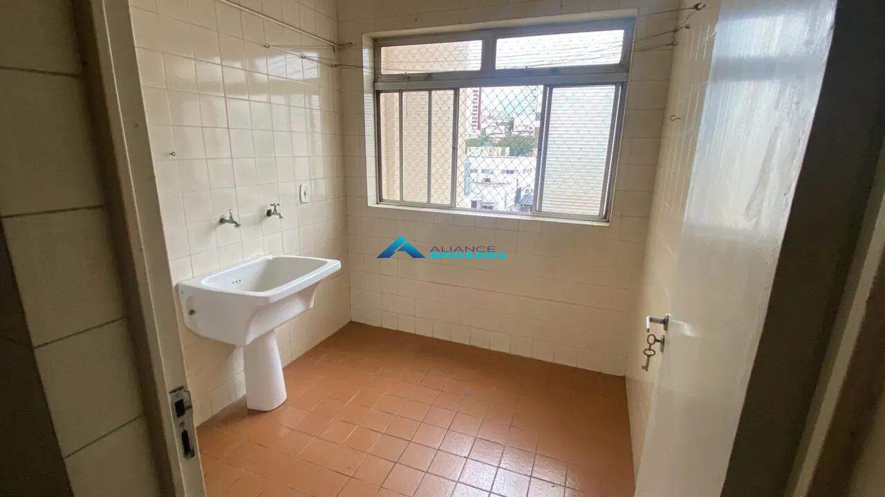 Apartamento para alugar com 3 quartos, 93m² - Foto 8