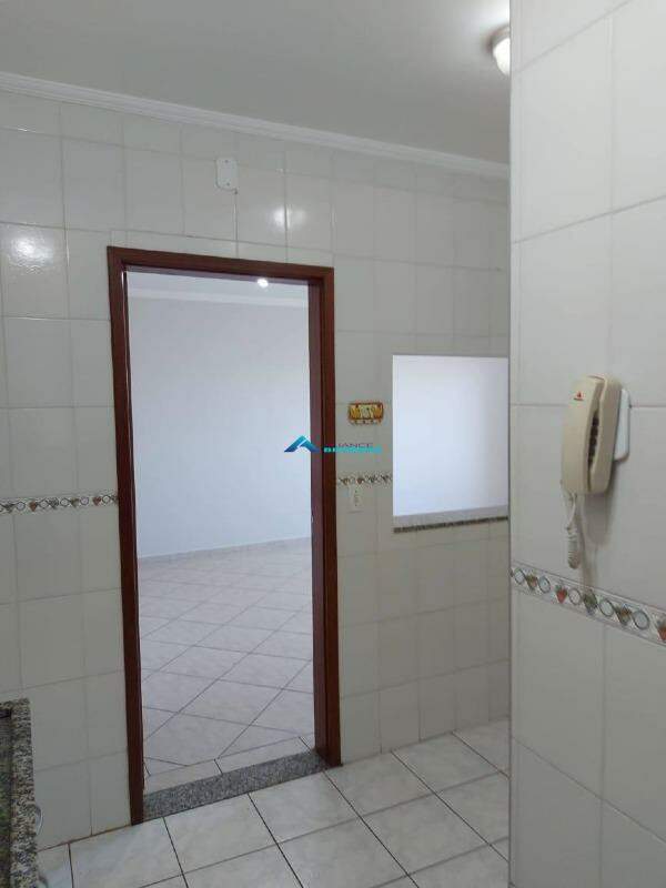 Apartamento à venda com 2 quartos, 68m² - Foto 21