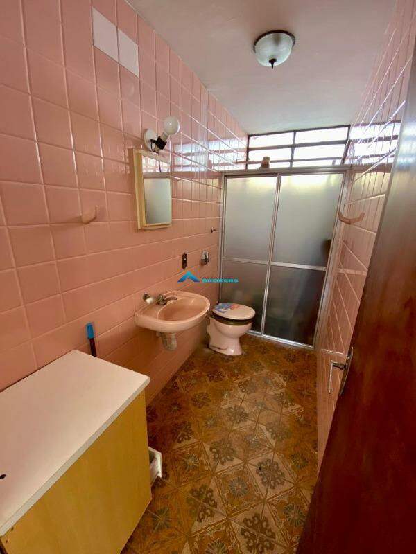 Casa para alugar com 3 quartos, 150m² - Foto 12