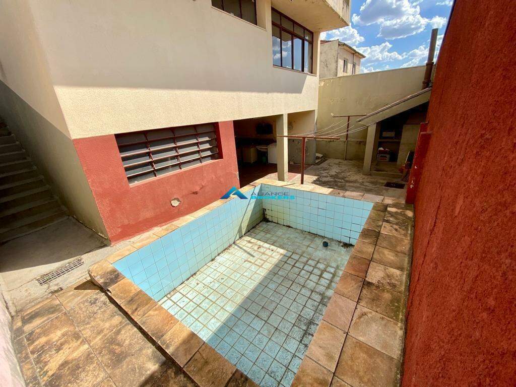 Casa para alugar com 3 quartos, 150m² - Foto 10
