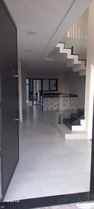 Casa de Condomínio à venda com 3 quartos, 189m² - Foto 2
