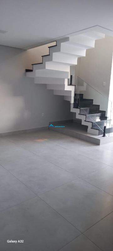 Casa de Condomínio à venda com 3 quartos, 189m² - Foto 3