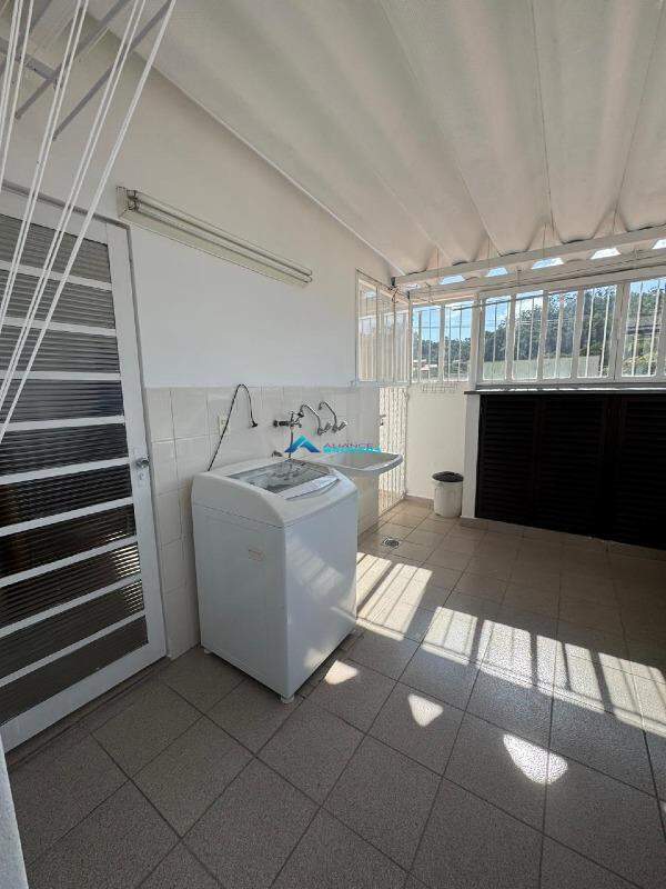 Casa à venda com 3 quartos, 254m² - Foto 11