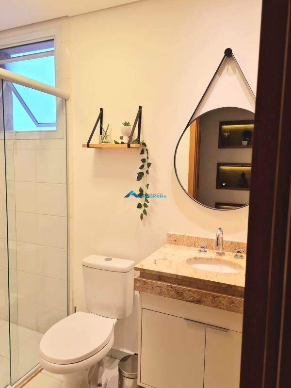 Apartamento à venda com 3 quartos, 77m² - Foto 2