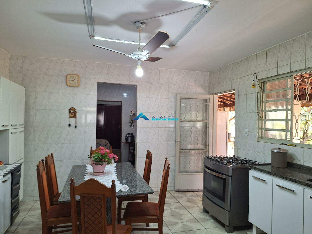 Chácara à venda com 2 quartos, 170m² - Foto 18