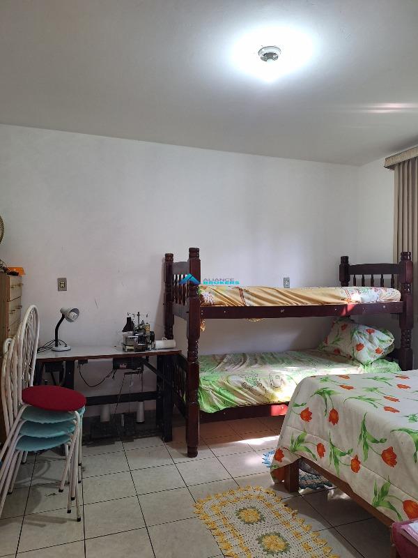 Chácara à venda com 2 quartos, 170m² - Foto 11