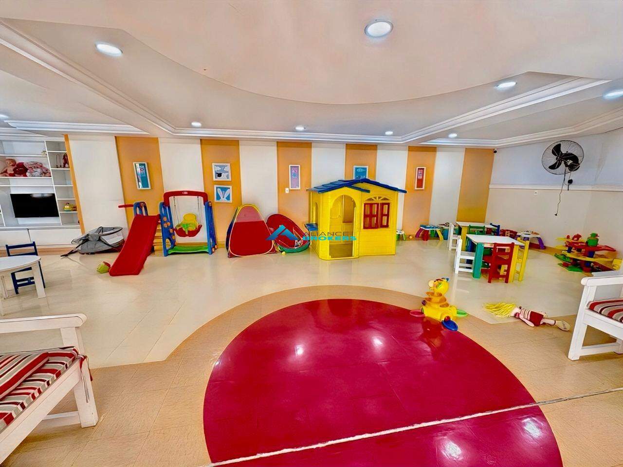 Apartamento para alugar com 3 quartos, 157m² - Foto 16