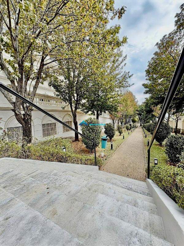 Apartamento para alugar com 3 quartos, 157m² - Foto 13