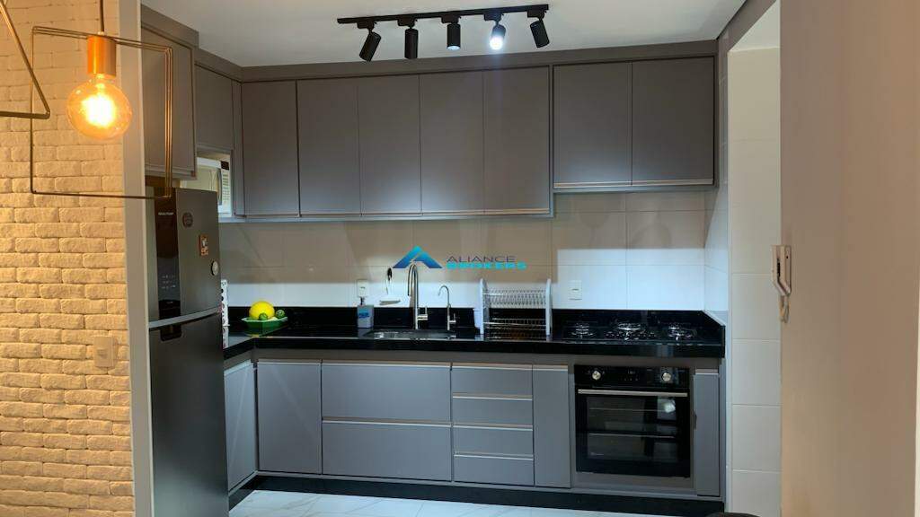 Apartamento à venda com 2 quartos, 74m² - Foto 2