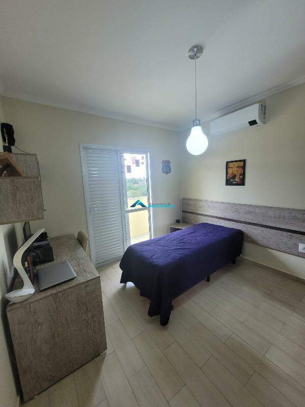Casa à venda com 3 quartos, 200m² - Foto 20