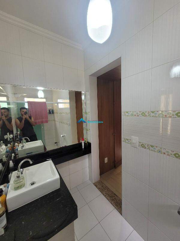 Casa à venda com 3 quartos, 200m² - Foto 14