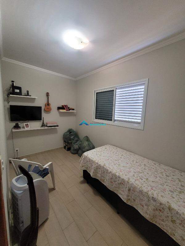Casa à venda com 3 quartos, 200m² - Foto 18