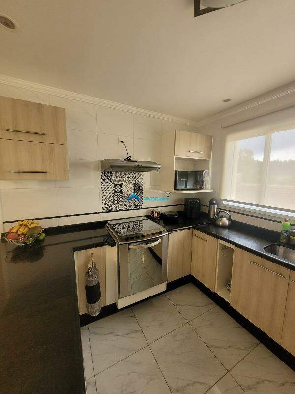 Casa à venda com 3 quartos, 200m² - Foto 5
