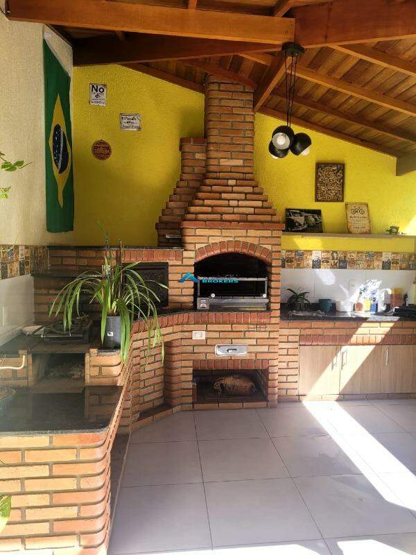 Casa à venda com 3 quartos, 200m² - Foto 29