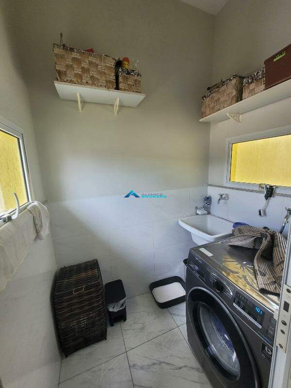 Casa à venda com 3 quartos, 200m² - Foto 12