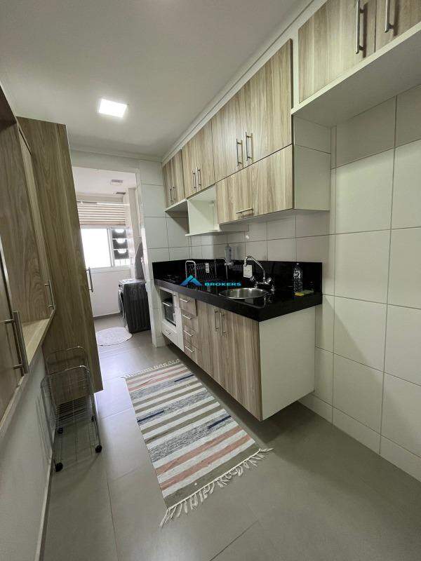 Apartamento à venda com 2 quartos, 66m² - Foto 5