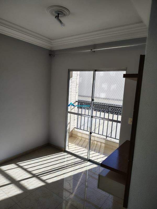 Apartamento à venda com 3 quartos, 76m² - Foto 3
