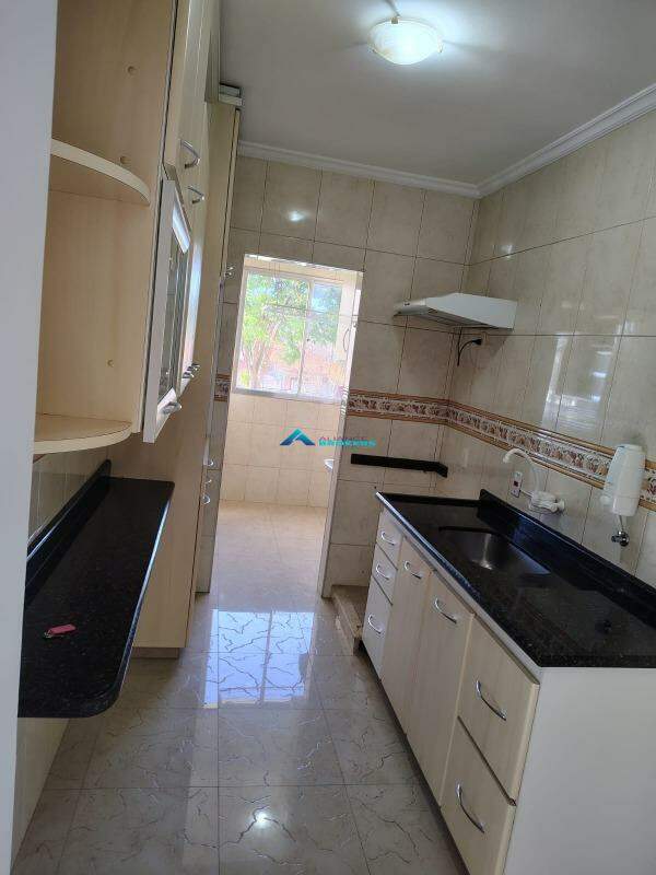 Apartamento à venda com 3 quartos, 76m² - Foto 7