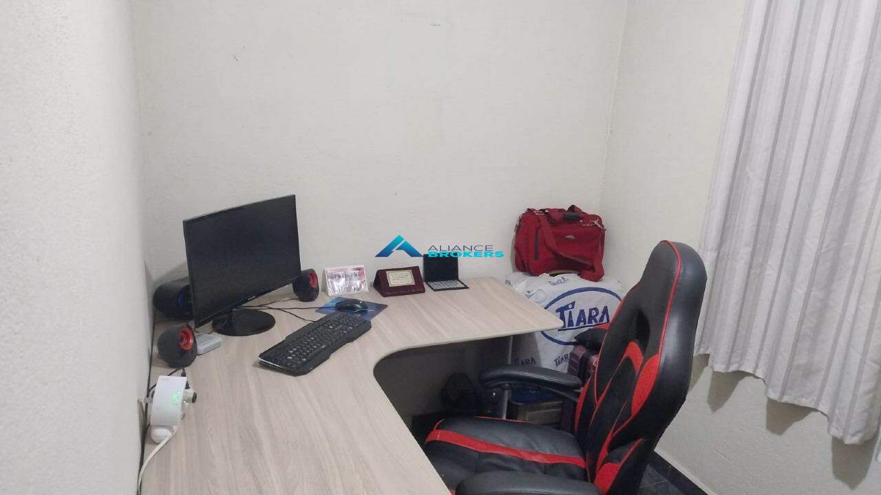 Casa, 4 quartos, 270 m² - Foto 6