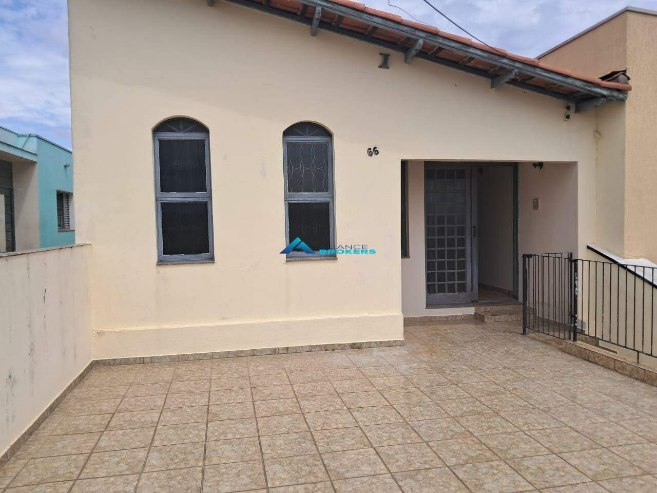 Casa à venda com 2 quartos, 211m² - Foto 1