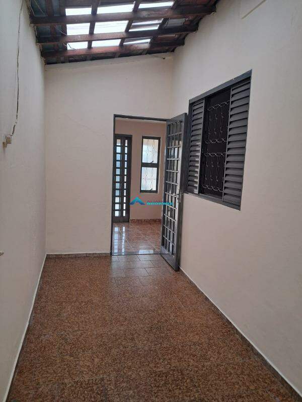 Casa à venda com 2 quartos, 211m² - Foto 3