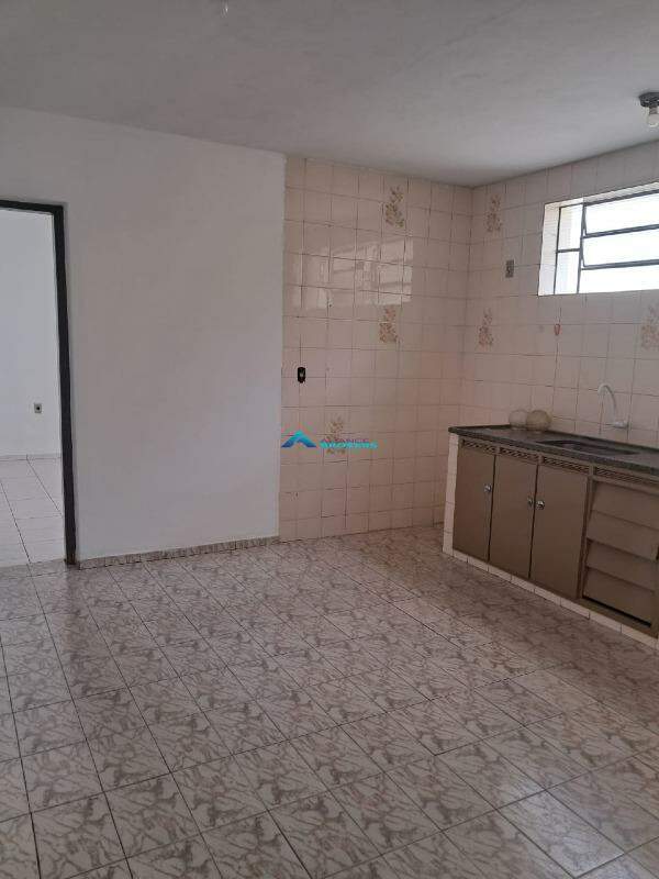 Casa à venda com 2 quartos, 211m² - Foto 11