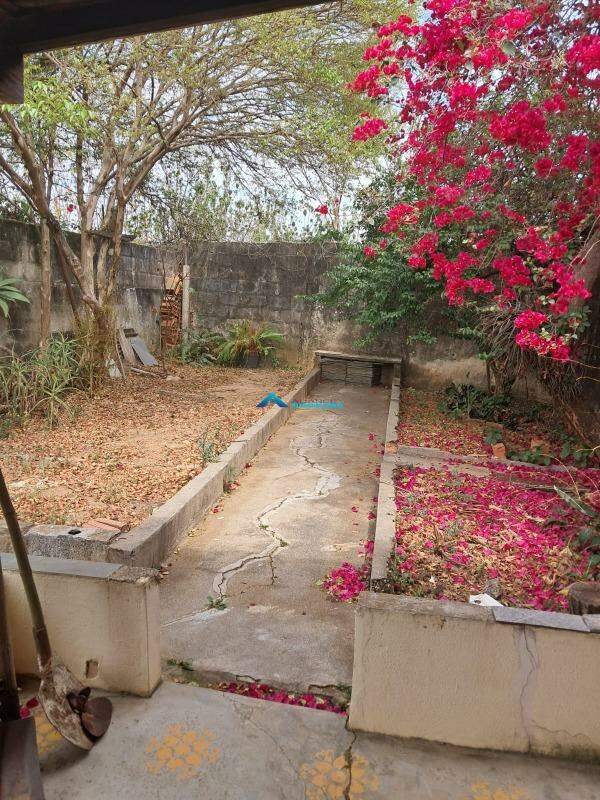 Casa à venda com 2 quartos, 211m² - Foto 8