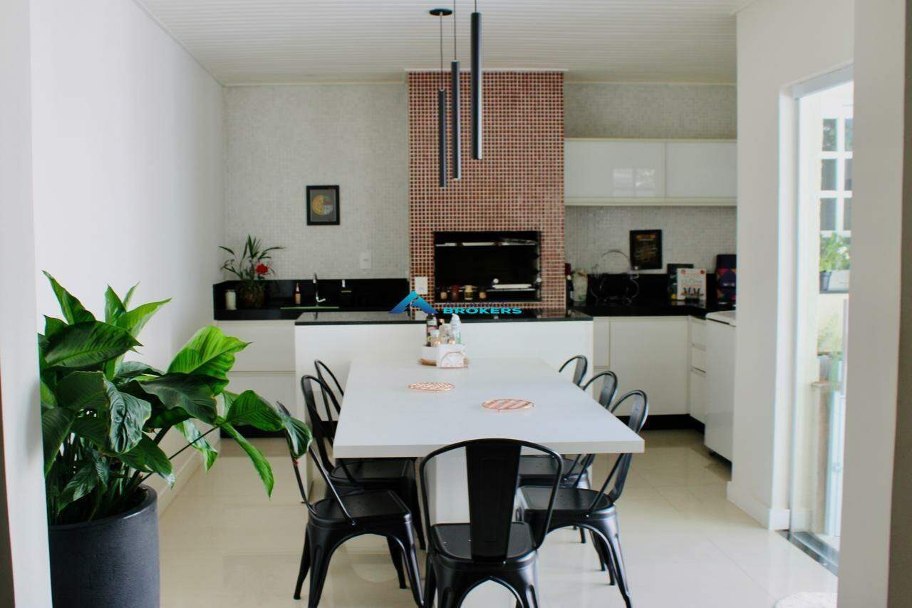 Casa, 3 quartos, 156 m² - Foto 1