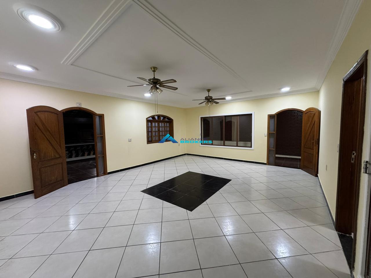 Casa, 3 quartos, 295 m² - Foto 1