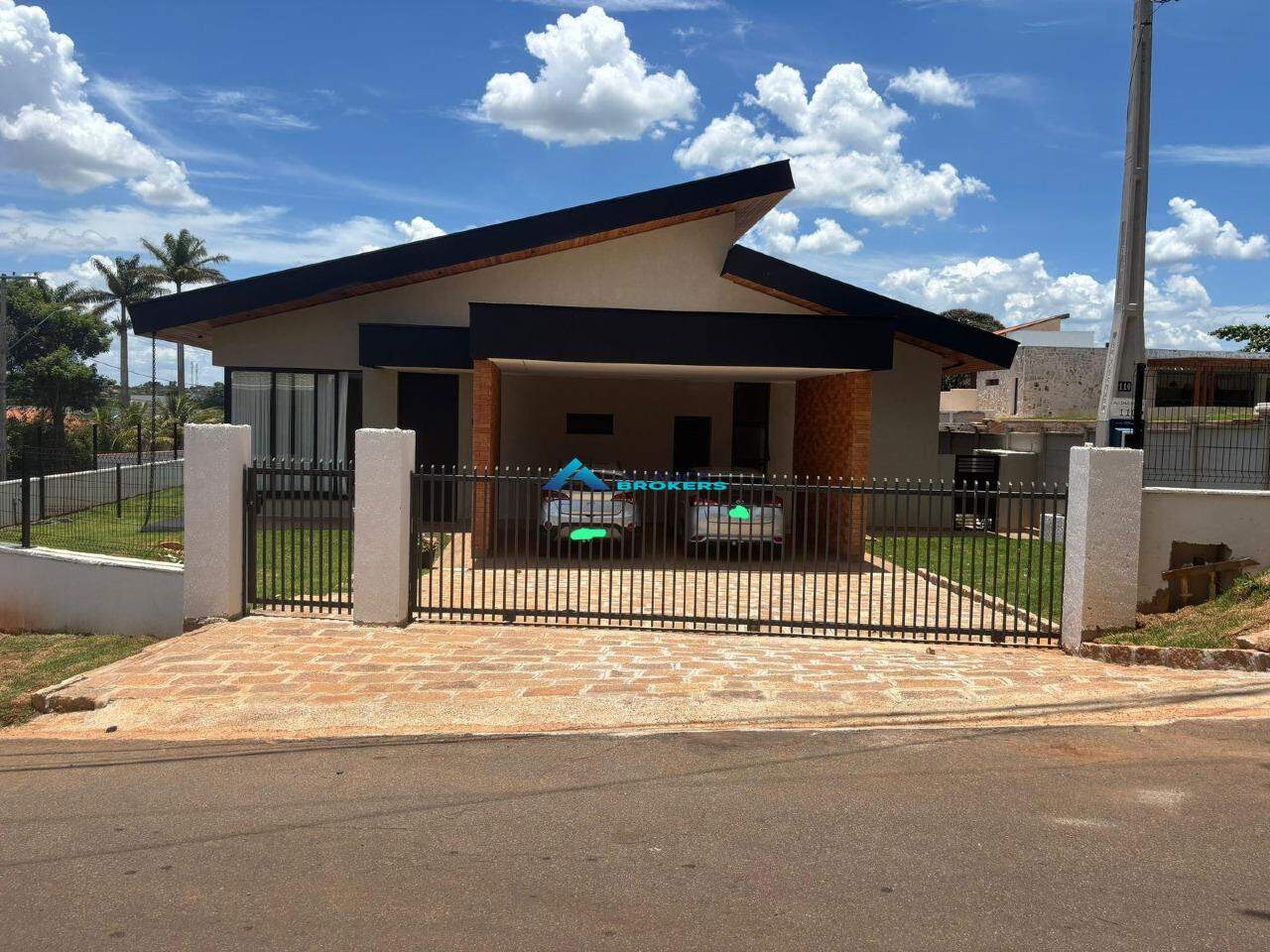 Casa, 3 quartos, 238 m² - Foto 1