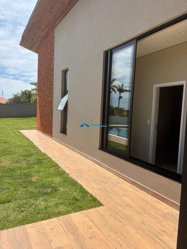 Casa, 3 quartos, 238 m² - Foto 3