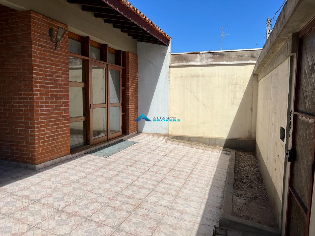 Casa, 3 quartos, 253 m² - Foto 1
