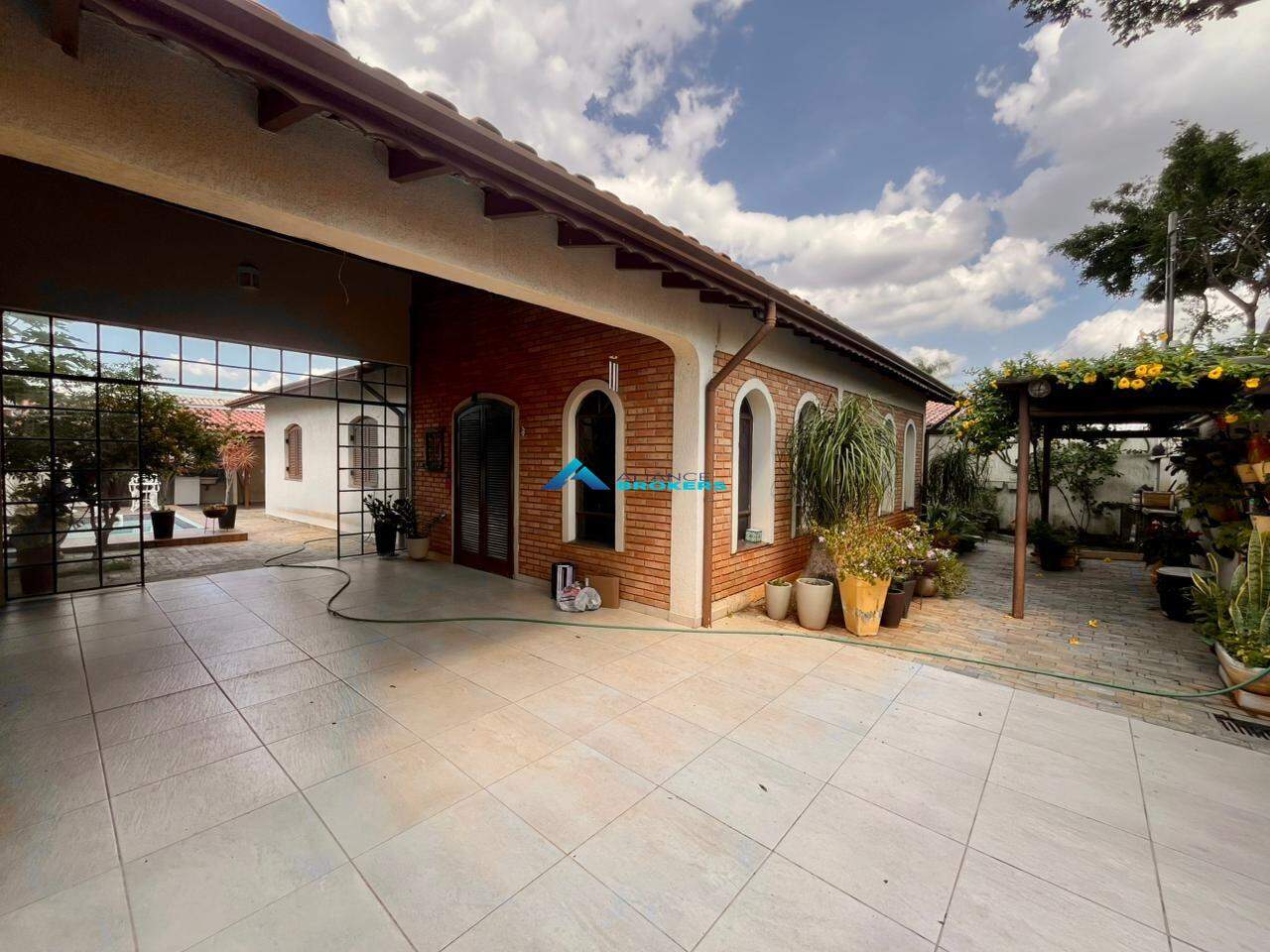 Casa, 3 quartos, 180 m² - Foto 1