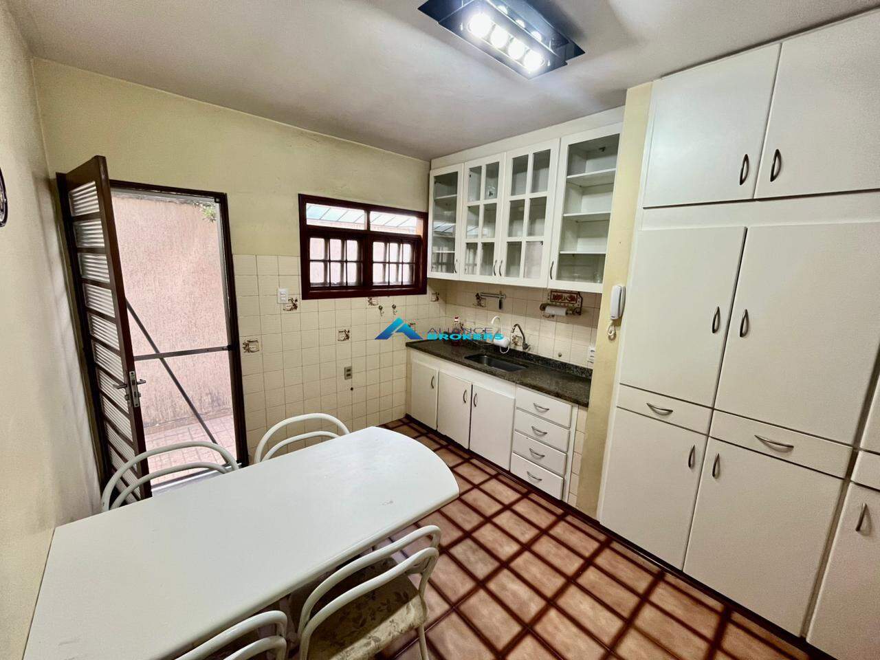 Casa, 3 quartos, 180 m² - Foto 9