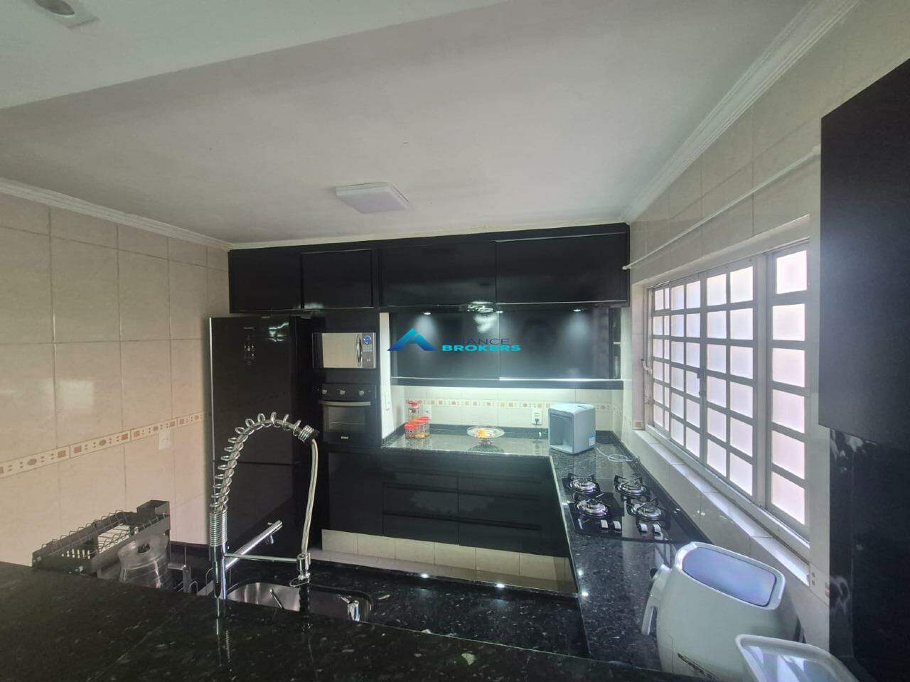 Casa, 3 quartos, 240 m² - Foto 8